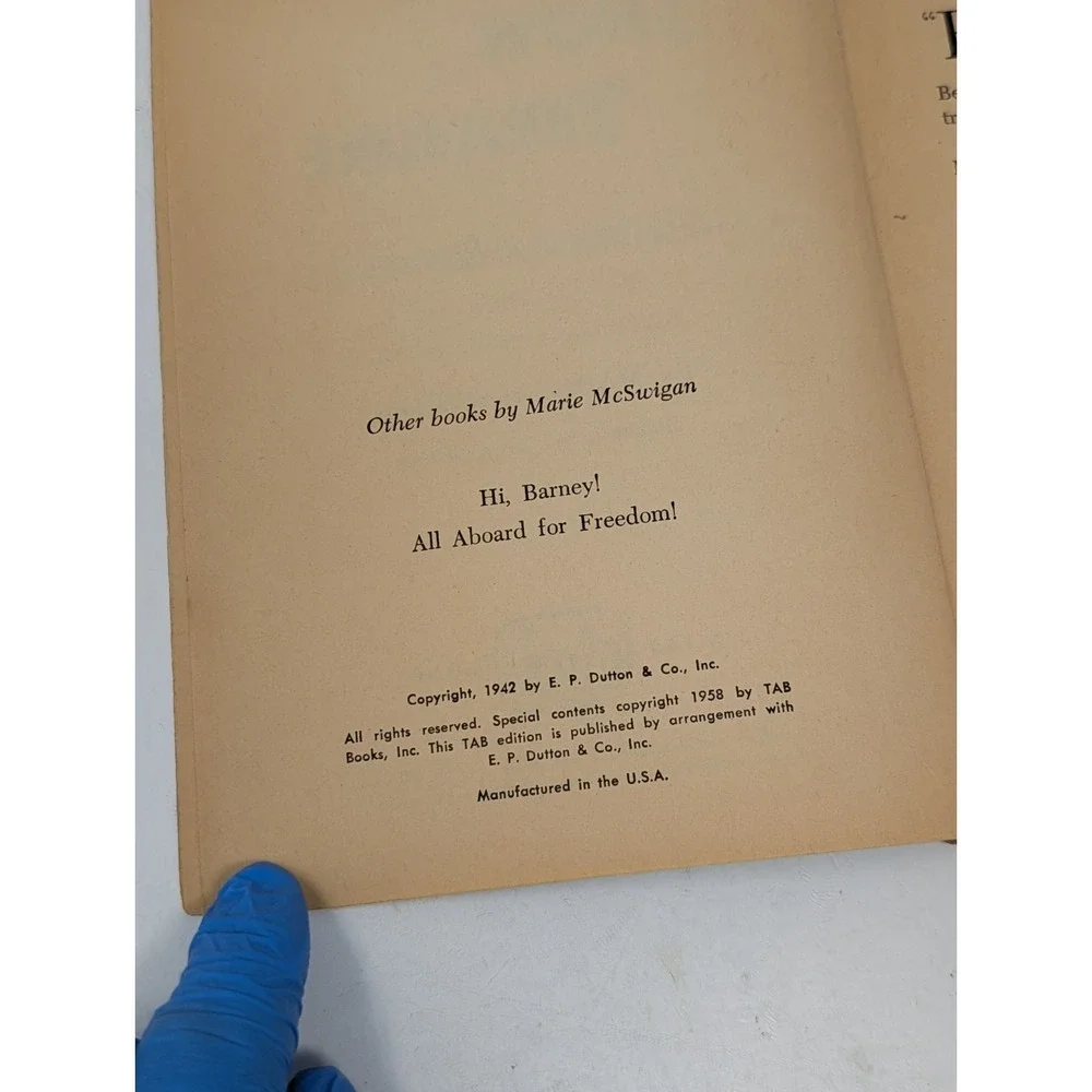 Snow Treasure The Rescue of Hidden Gold by Marie McSwigan 1958 TAB TX152 PB Book
